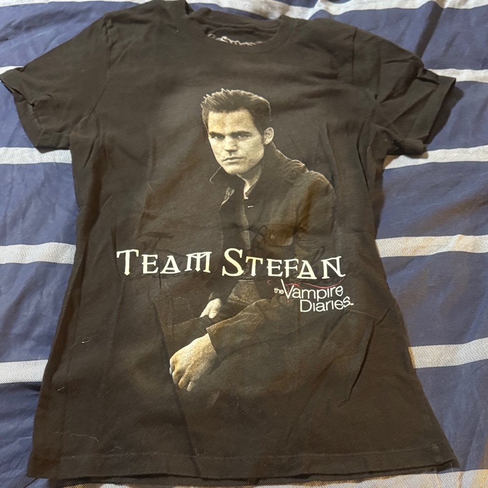 SD Collection Black Team Stefan Graphic Tee Vampire Diaries small.